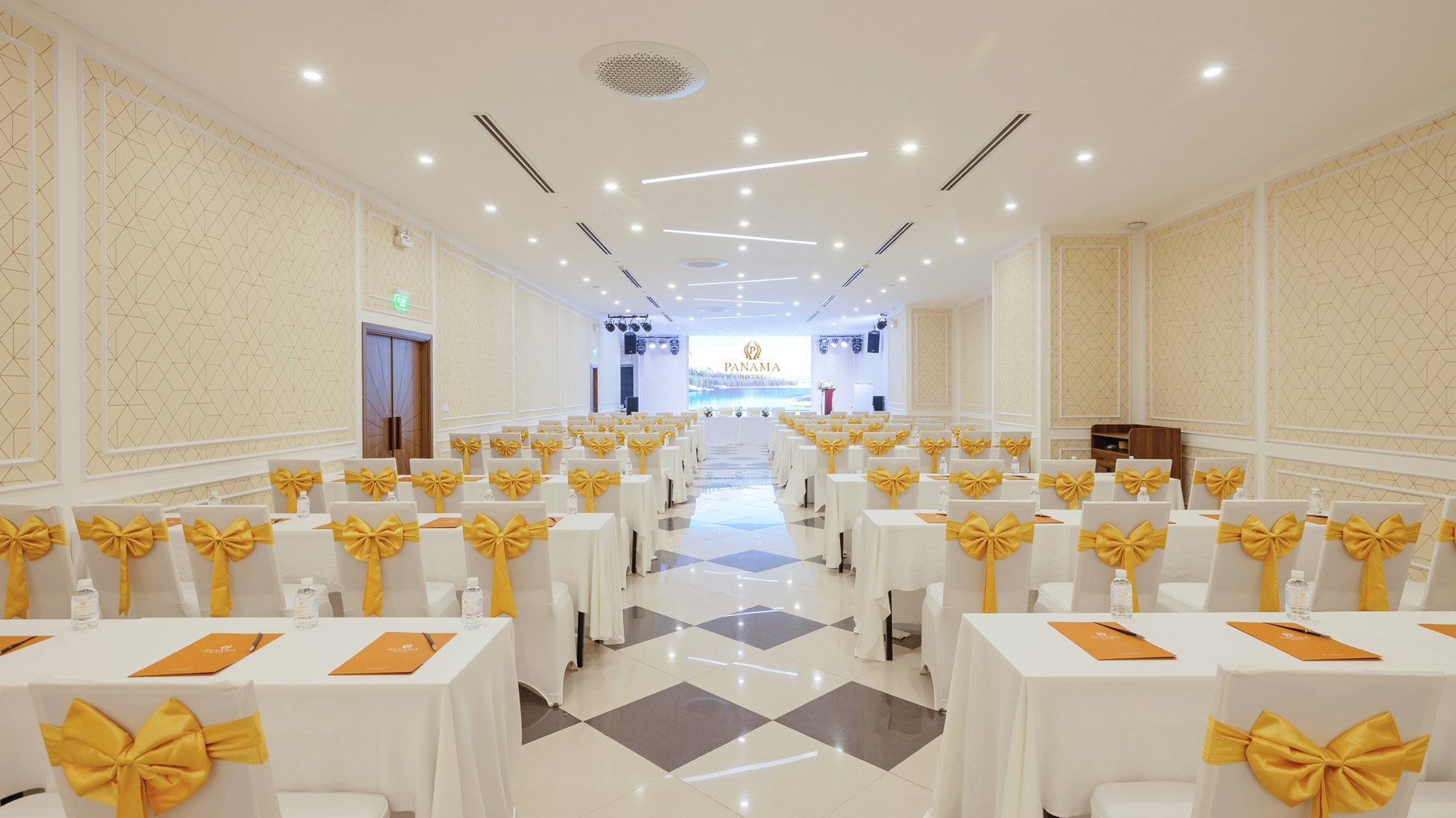 Jasmine Meeting Room